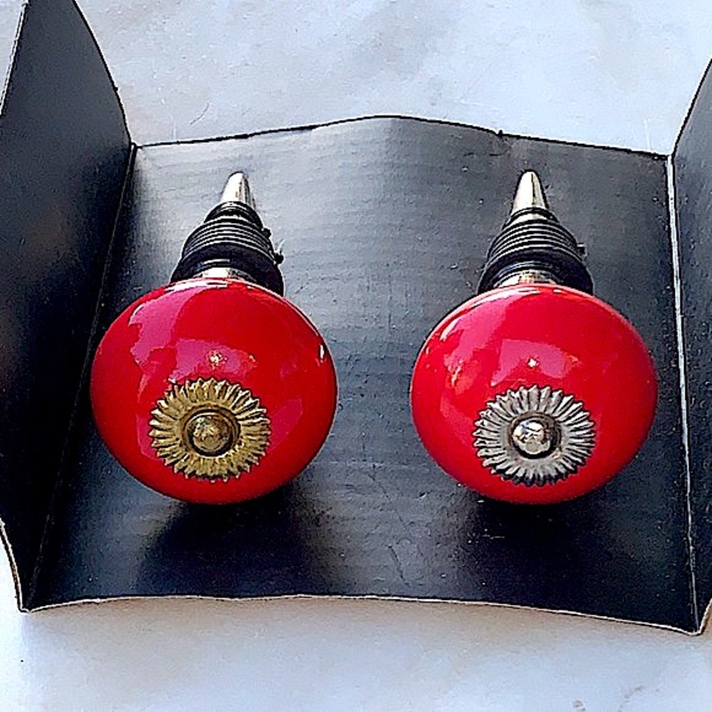 CASA DECOR BOTTLE STOPPERS SET RED SILVER & BRASS METAL - Picture 6 of 8